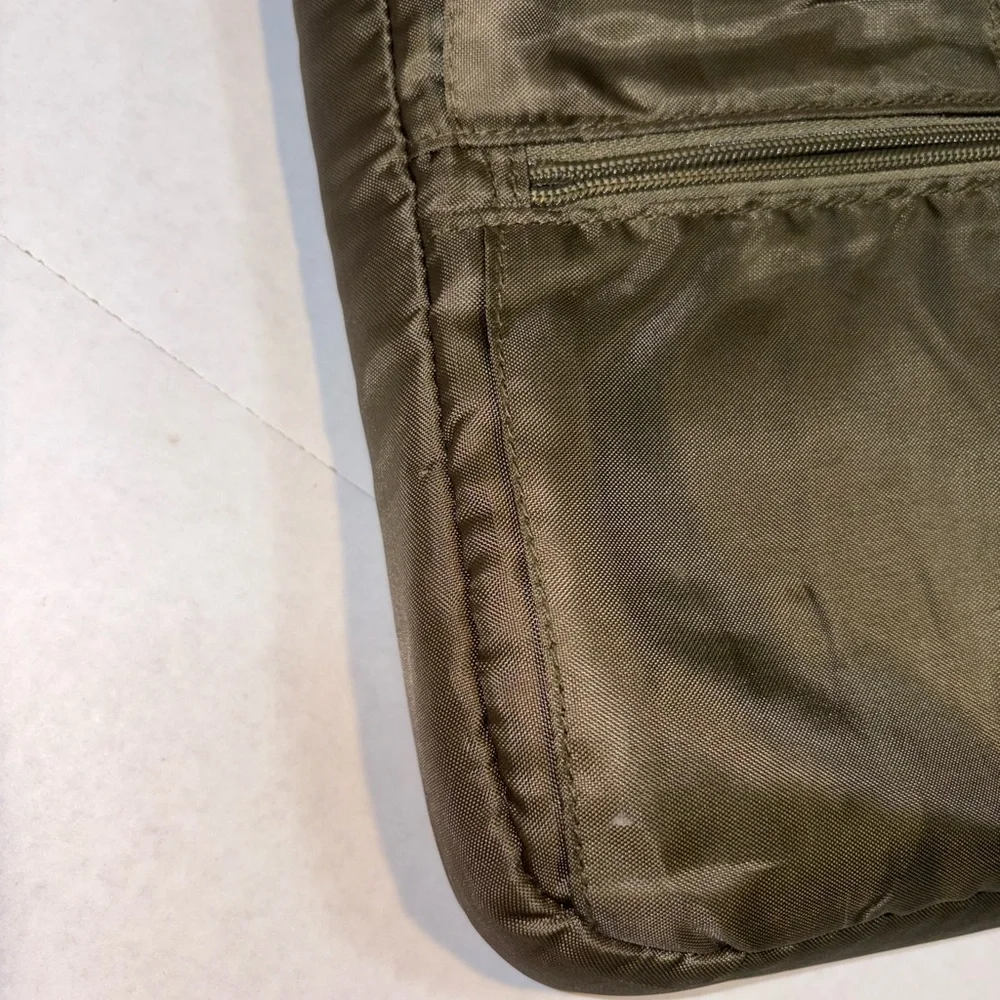 High Sierra Army Green Laptop or Messenger Bag pockets